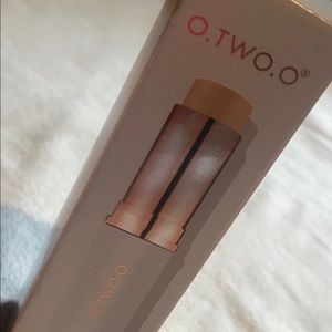 NIB O.TWO.O Velvet Matte Foundation Stick.
